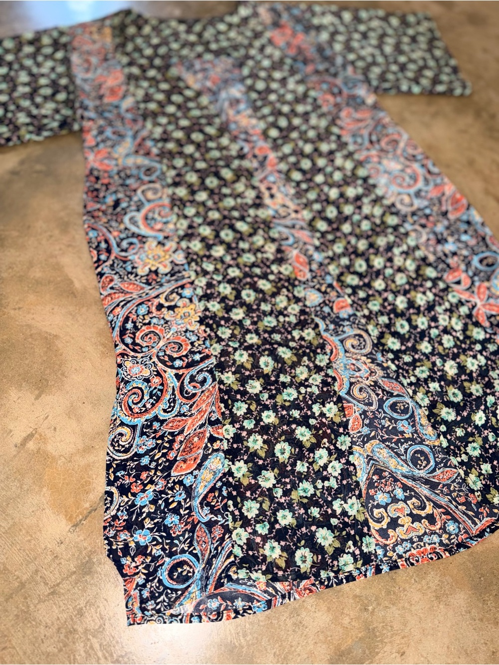 Very J Floral Paisley Open Front Kimono Cover Up Size Medium - Picture 2 of 9